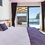 Cavdir 2 Bedroom Secluded With Private Pool Hot Tub וילה קלקן