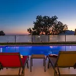 Cavdir 2 Bedroom Secluded With Private Pool Hot Tub *